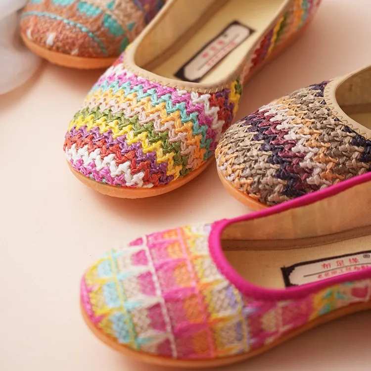 布鞋老北京妈妈鞋软底女秋季舒适透气老人鞋时尚编织鞋平底豆豆鞋