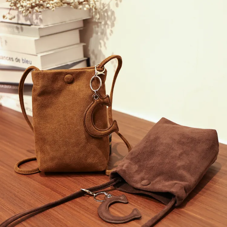 【琥珀流光】MILIAN2025新款原创植绒手机包女款百搭休闲便携斜挎包