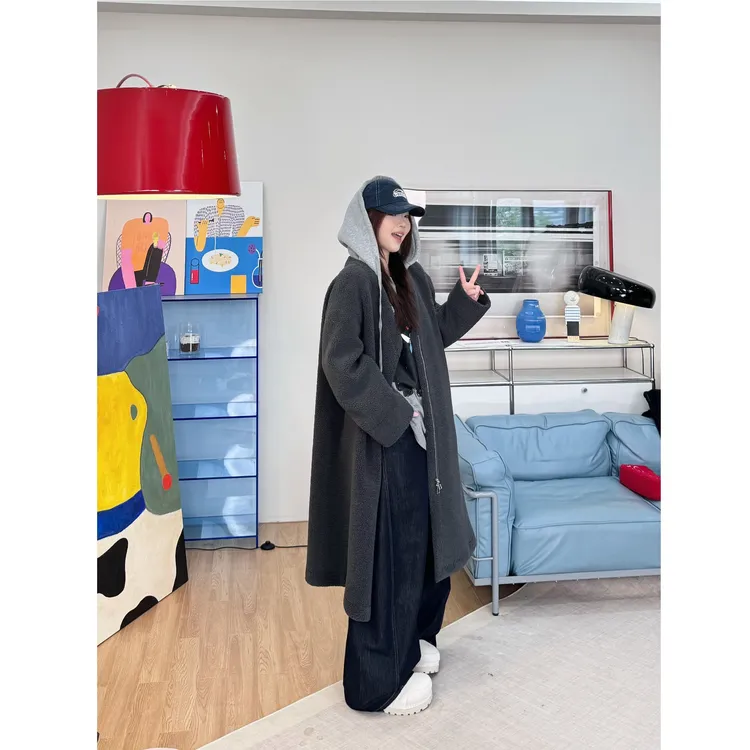 晶咕【维也纳！】高智感可拆卸连帽宽松羔羔毛一体外套