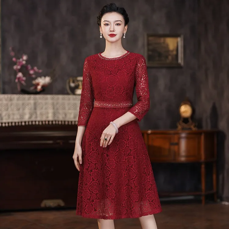 新娘结婚小个子妈妈装婚礼服蕾丝连衣裙2025新款洋气喜婆婆蕾丝裙