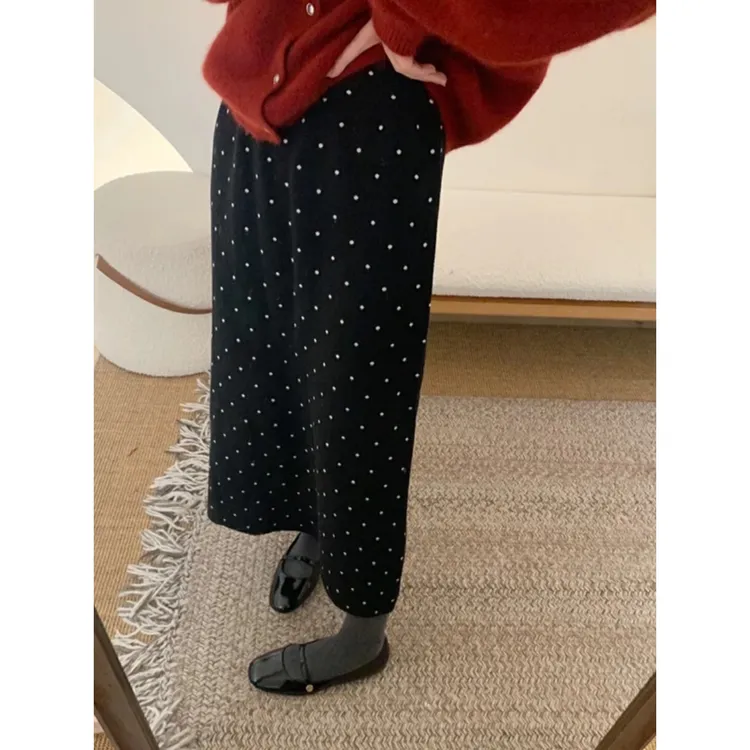 美貌色系！太好看了！黑色波点针织半身裙女秋冬高腰a字直筒包臀裙