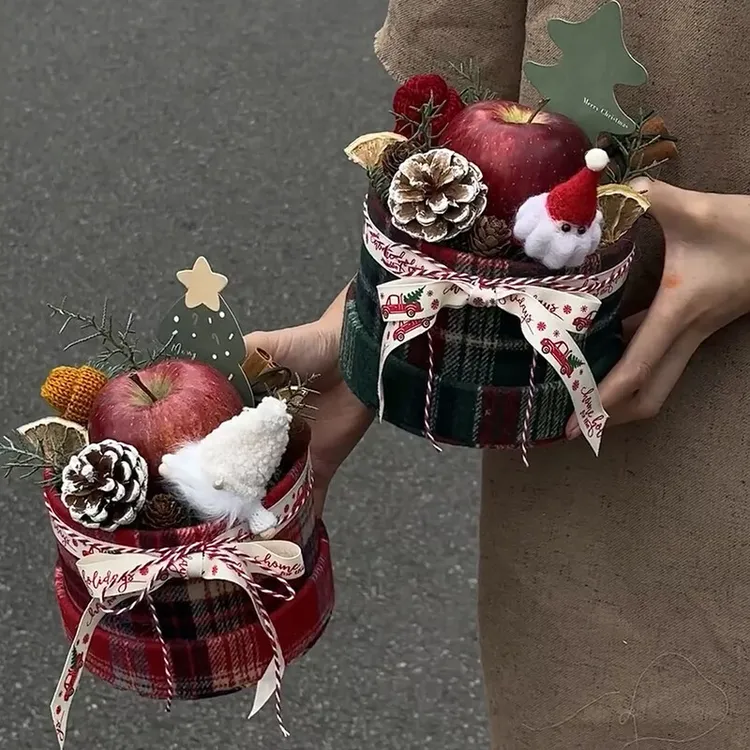 绿韵花田【两小时达】圣诞节英伦格纹布艺平安夜苹果花束全国速递