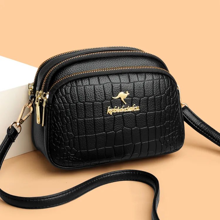 单肩斜挎包休闲包新款百搭斜挎包时尚民族风多网红款包包女2555