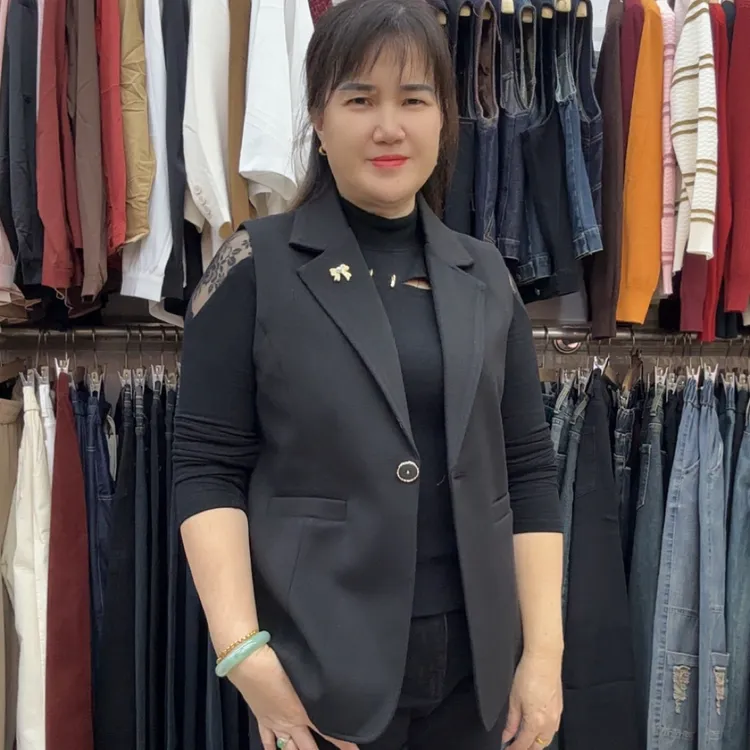 2025秋季百搭垂感西装马甲上衣气质时尚880
