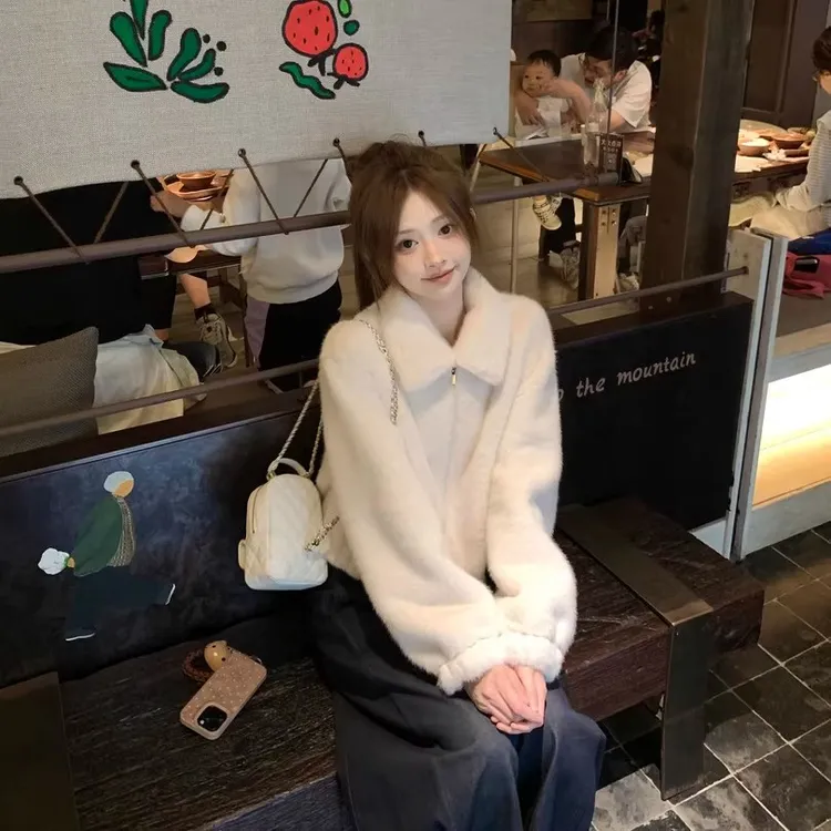2025年秋冬季新款温柔风简约毛毛外套短款翻领保暖加厚小个子上衣