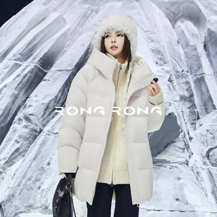 溶溶【暖意松弛】RONGRONG 90白鹅绒缎面锁绒连帽羽绒服7582RR