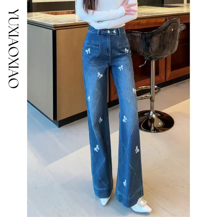 余潇潇【普鲁士甜心】层次感时髦重工精致蝴蝶结烫钻棉感直筒牛仔裤