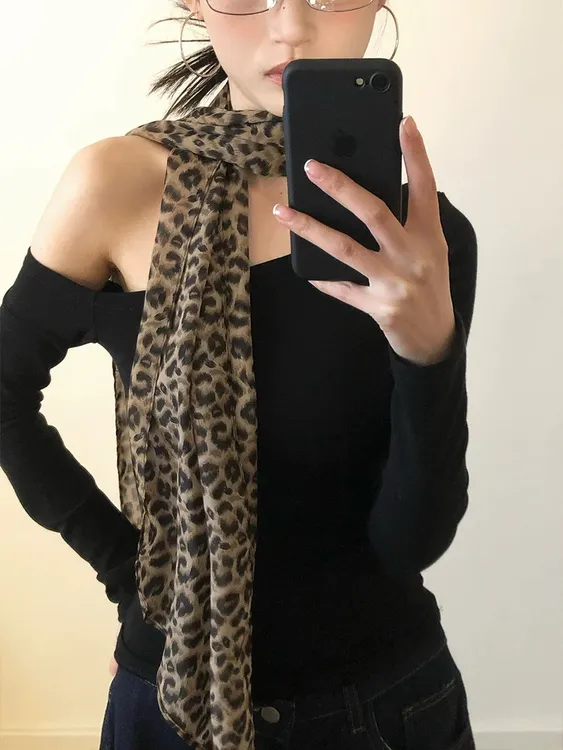 2026爆款丝巾纯欲个性复古时尚长条豹纹欧美风百搭洋气装饰领巾女