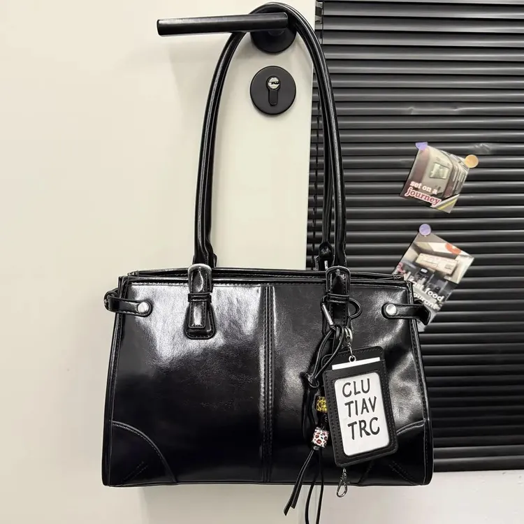 韩版高级感大容量腋下包2025秋季新款时尚小众复古百搭单肩包女包