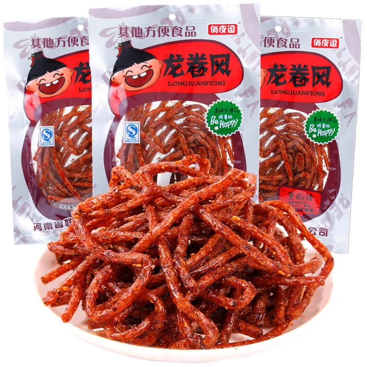 俏皮逗麻辣龙卷风魔芋辣条克大包怀旧儿时香辣丝解馋追剧必备零食