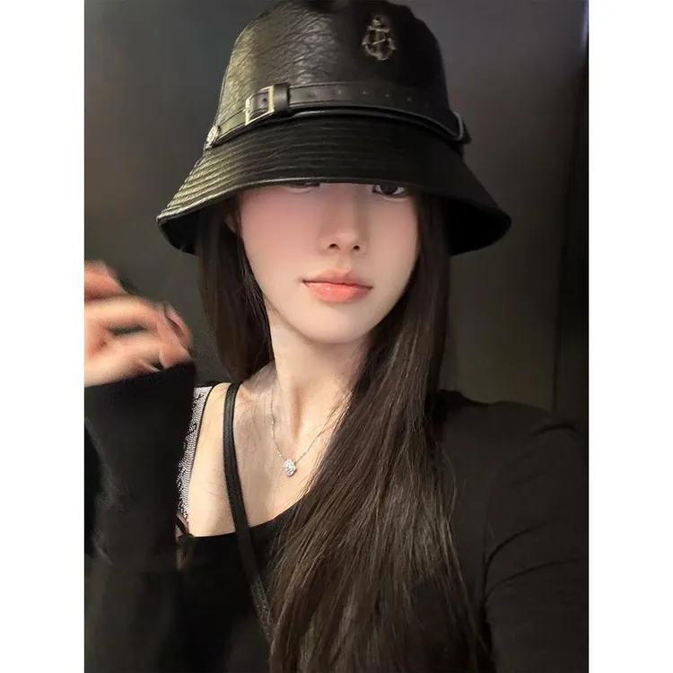CanaryKiss韩系复古PU皮金属扣徽章渔夫帽女素颜遮脸大头围盆帽秋