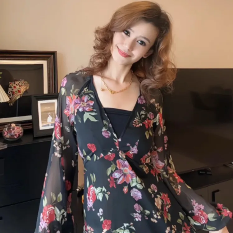 （达）夏季新款长袖黑色花连衣裙