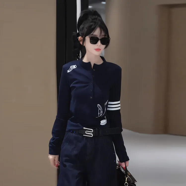 三条杠半开领长袖t恤女秋季新款气质显瘦T恤衫刺绣收腰打底上衣