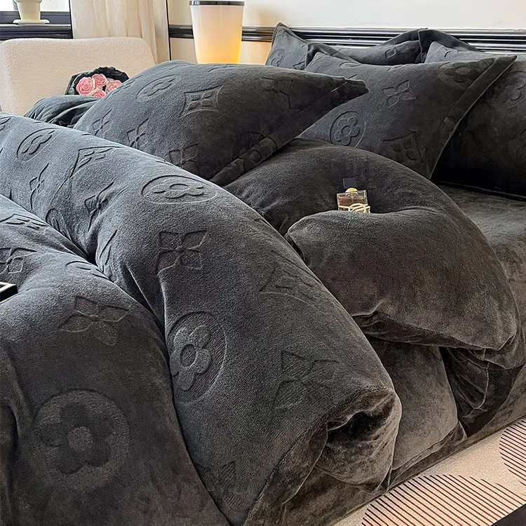 冬季加绒四件套牛奶绒双面绒被套主卧室雕花被罩珊瑚绒床单三件套