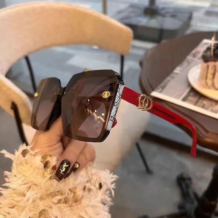 轻奢太阳镜经典方框女士墨镜防紫外线太阳镜遮阳气质圆脸大脸显瘦