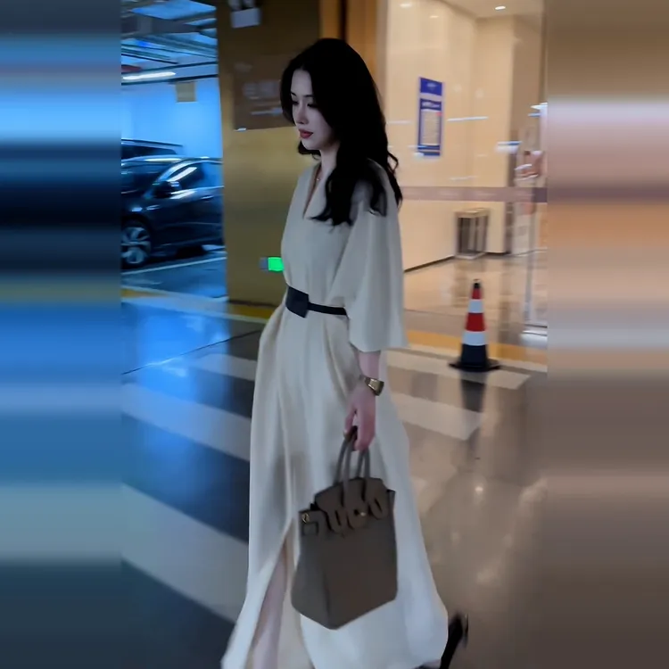 早秋清冷贵气感穿搭轻熟风慵懒松弛感高级感垂坠感连衣裙6771