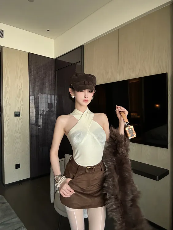 欧美辣妹性感交叉挂脖一字肩多穿针织毛背心女上衣女配短裤两件套