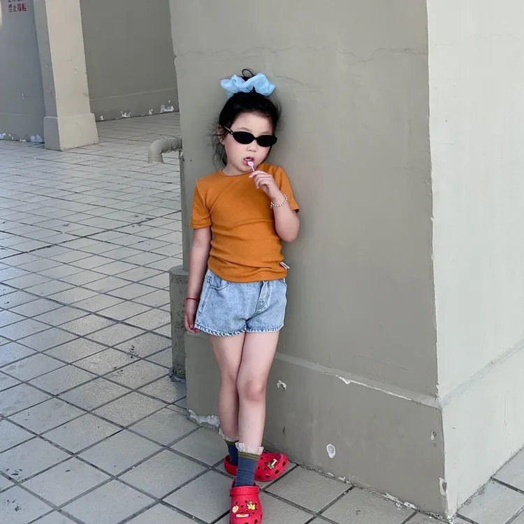 2025夏季新款韩版休闲潮酷女童套装橘色露背短袖T恤牛仔短裤套装