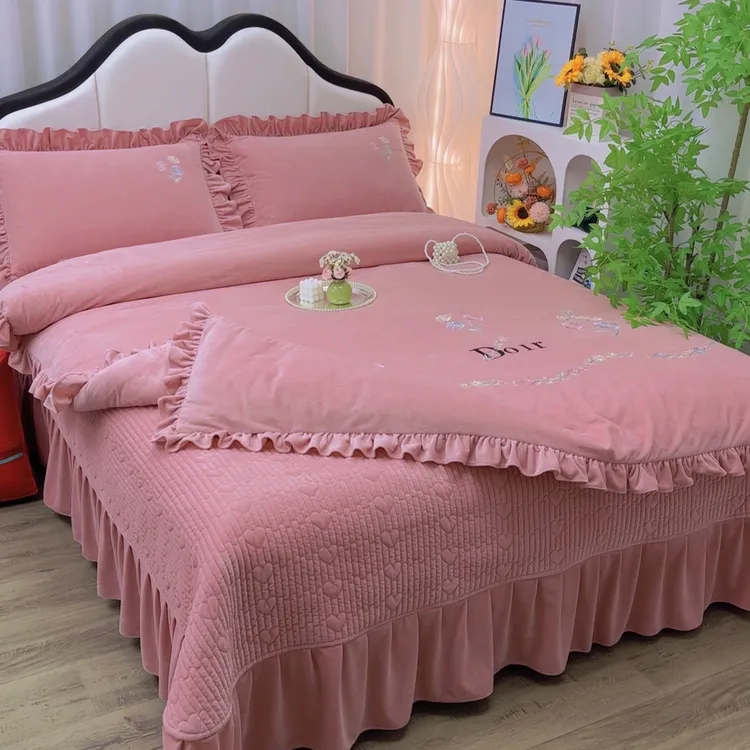 2025新款高级感婴儿绒绣花床盖四件套宝宝绒纯色刺绣法式双面绒