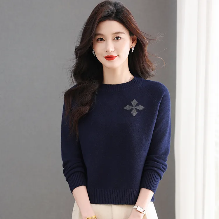 哥弟阿玛施正品秋季新款纯色圆领雪花刺绣针织衫韩版短款洋气通勤