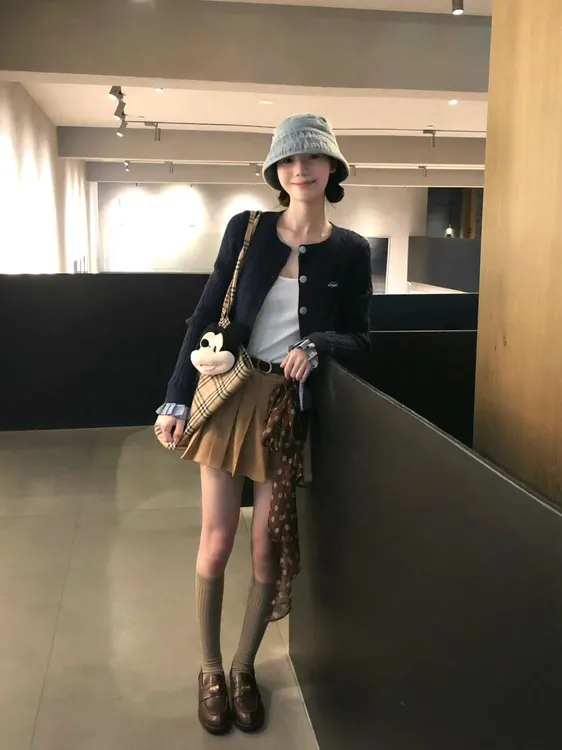 2025秋季新款韩系氛围感藏蓝色荷叶边开衫外套女针织上衣百搭半裙