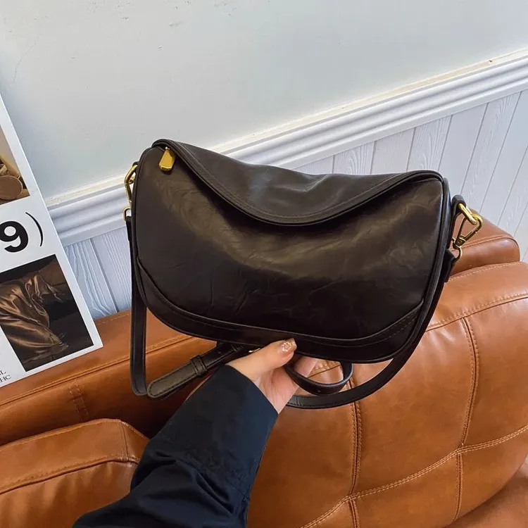 女士新款乌木女包通勤百搭爆款斜挎包腋下包时尚饺子小众单肩包包