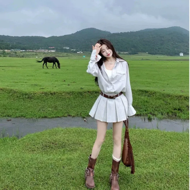 蓝色条纹连衣裙女2025新款法式气质收腰显瘦百褶短裙子