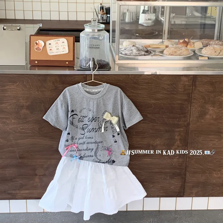 V5032-纯棉蝴蝶结中长T+V5041-白色荷叶裙