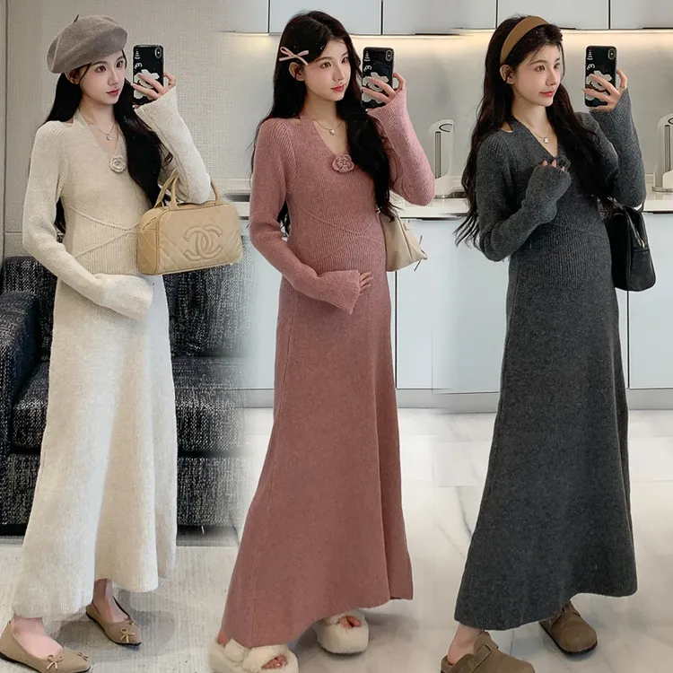 时髦孕妇装新款2025新挂脖花朵刺绣时尚法式优雅辣妈针织内搭长裙