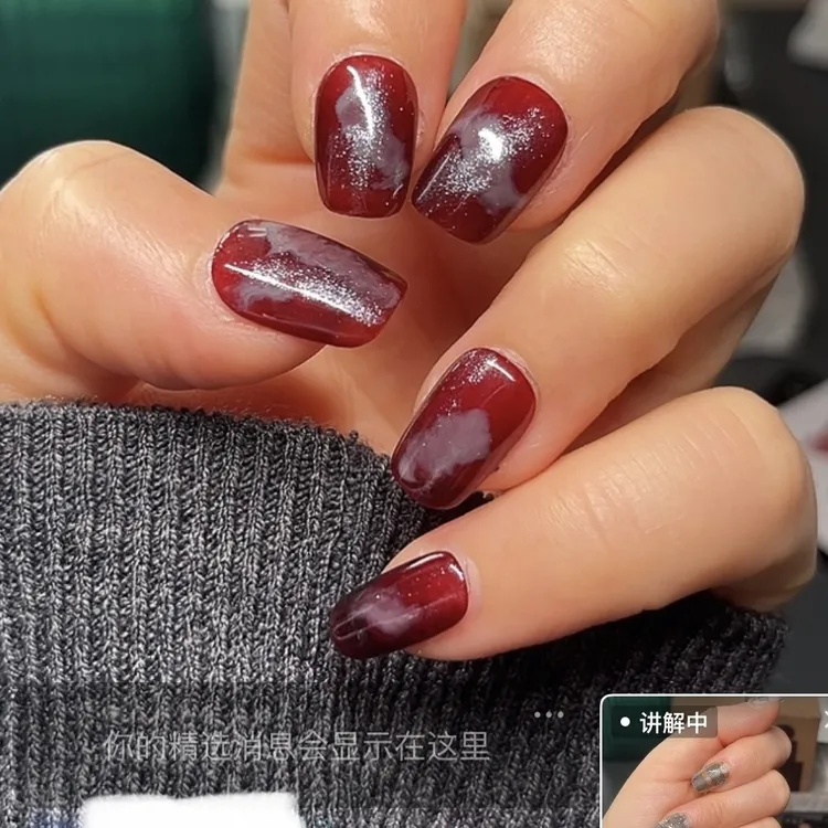 035复古红灰调晕染闪粉美甲手工穿戴甲ins高级显白中长款爆闪秋冬