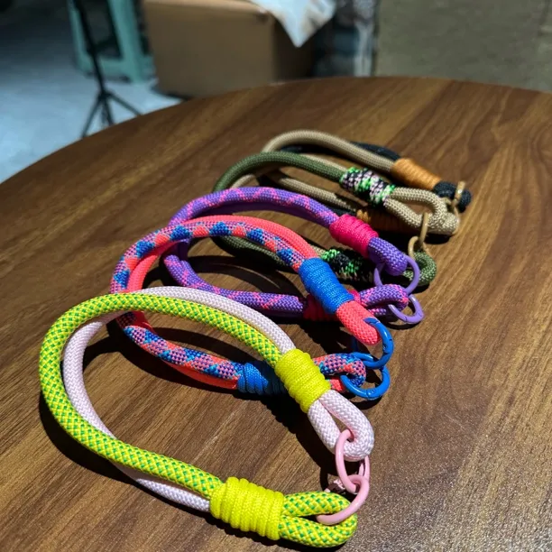 个性百搭多巴胺彩色编织短款防丢手机挂绳精致特色