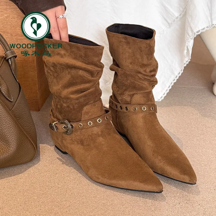 啄木鸟棕色尖头皮带扣内增短靴女鞋2025年秋季新款小个子堆堆单靴