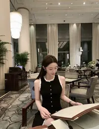 法系sd重工立体花朵系列~黑白撞色针织连衣裙