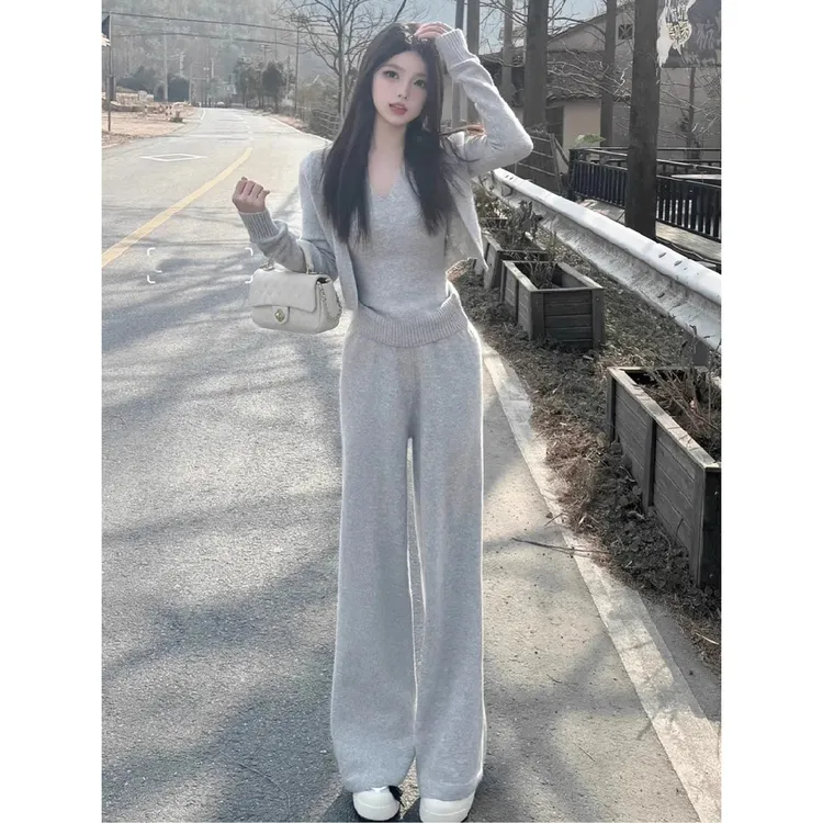 套装女秋季2025新款爆款高级感小香风灰色针织休闲减龄显瘦三件套