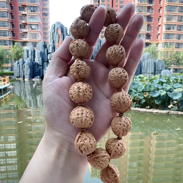 文玩核桃麒麟八棱
