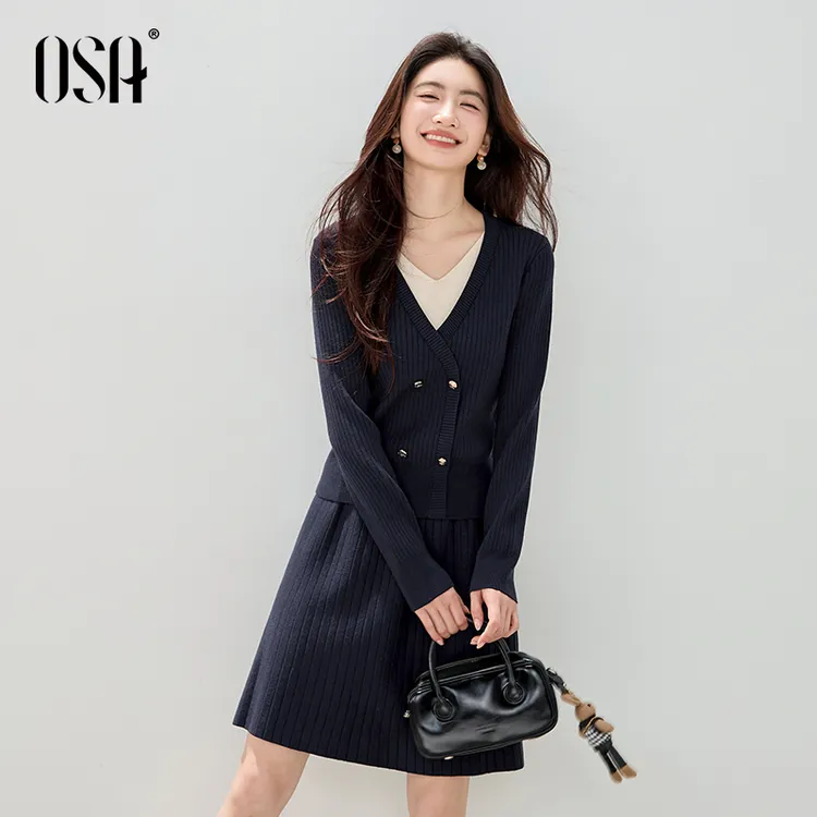 OSA欧莎V领撞色假两件针织衫a字短裙半身裙女两件套秋S125D15010