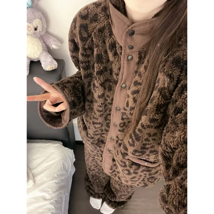 美拉德复古豹纹珊瑚绒睡衣女秋冬季开衫保暖加厚可外穿家居服套装