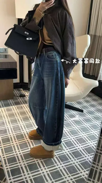 【伊贝儿】秋冬新款弯刀裤女2025年爆款牛仔高品质时尚牛仔杨幂同款