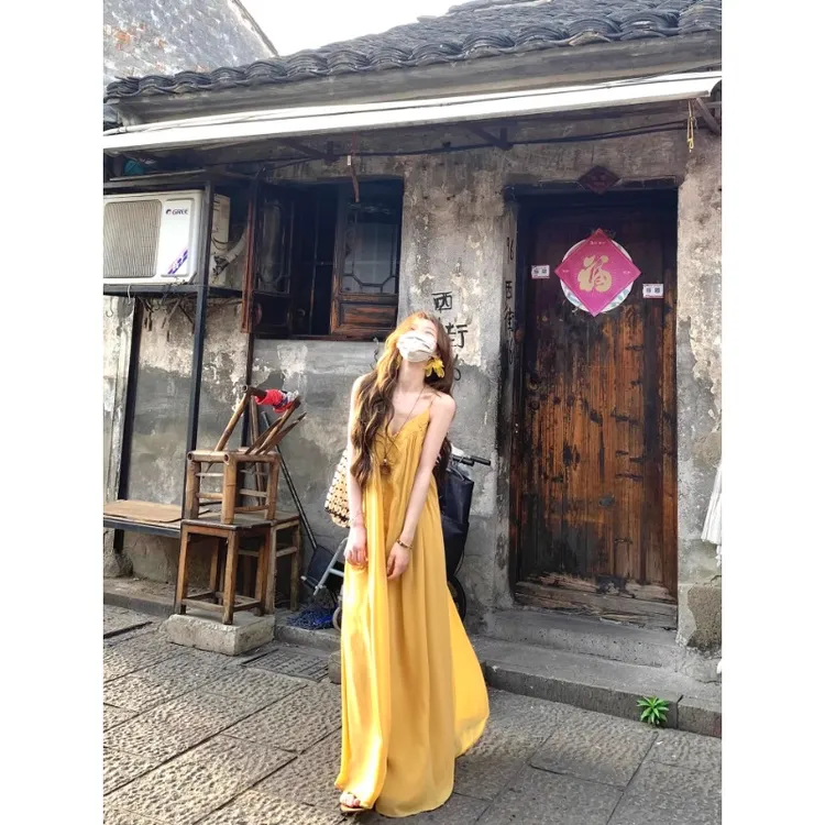 法式氛围感度假风蕾丝花边吊带连衣裙女夏纯欲露背收腰显瘦长裙子