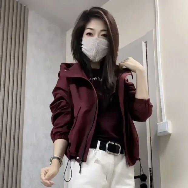 外套上衣休闲爆款宽松秋季百搭新款外穿连帽冲锋衣短款夹时尚潮流