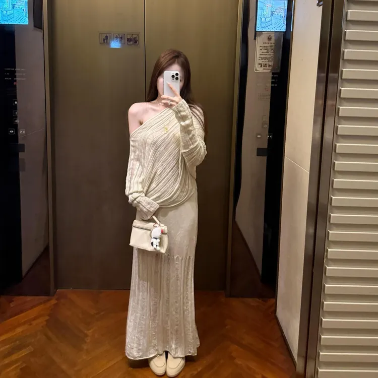 慵懒风松弛感穿搭套装女气质镂空斜肩针织毛衣高腰半身长裙两件套