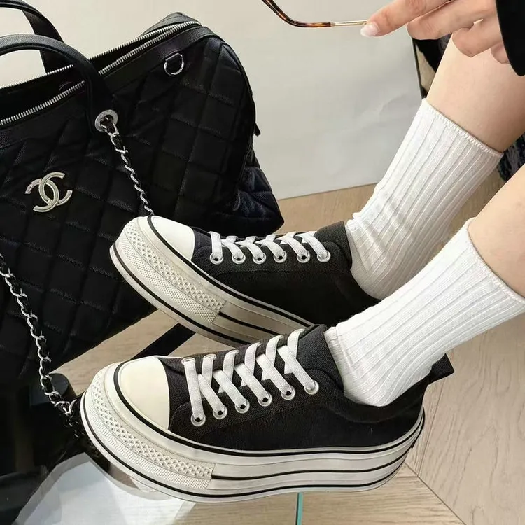 诗歌兰女鞋2025年早秋新款真皮厚底增高休闲板鞋女百搭翘臀帆布鞋