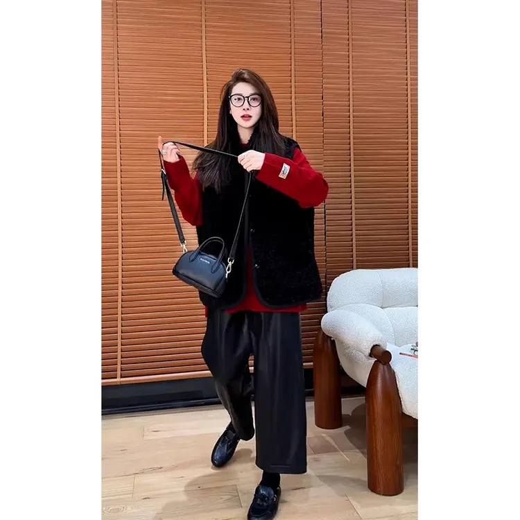 秋冬时尚设计感圣诞新年套装显瘦马甲针织打底衫休闲裤气质三件套