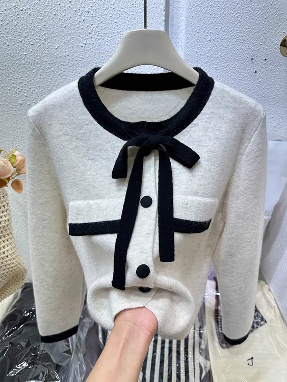 2025秋冬季新款淑女假口袋款小香风设计感蝴蝶结毛呢针织衫外套女