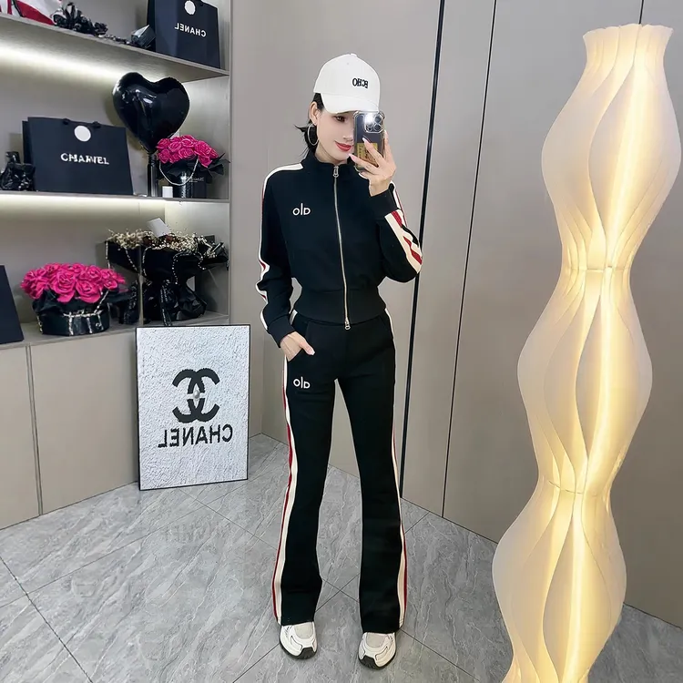 欧货2025时尚拼色刺绣字母运动套装女高级感高腰喇叭长裤休闲服潮