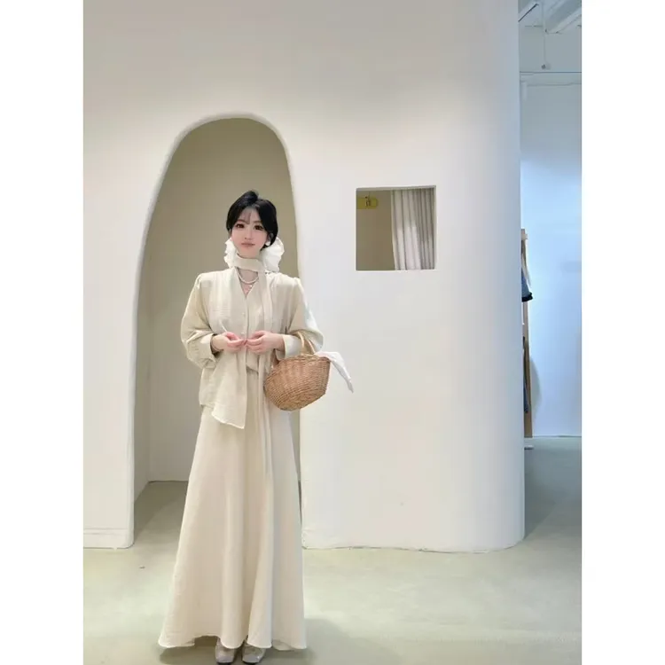 2025超火两件春装韩版时尚慵懒风V领显瘦长袖衬衫高腰半身裙套装