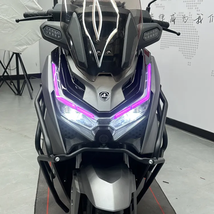 建鹰机车雷豹七彩透镜大灯非