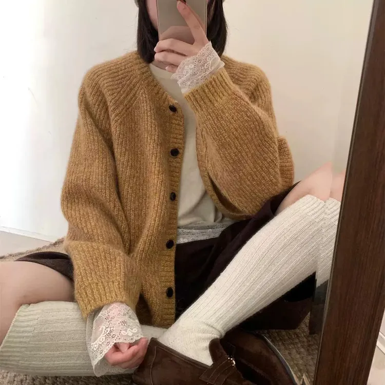 慵懒风高级感复古软糯毛衣外套女秋装宽松慵懒风针织开衫长袖上衣