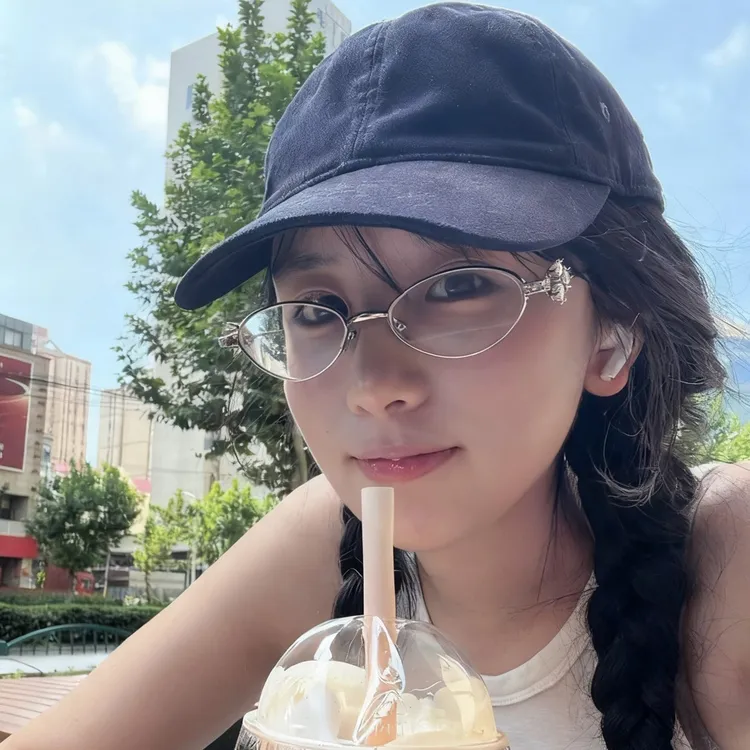 25新款gm珠宝系列椭圆眼镜框女钻石时尚素颜镜Carat高级感镜框