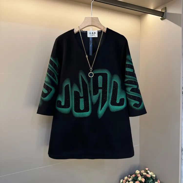 2025春季新款韩版字母烫钻工艺T恤百搭大码女装胖MM时尚显瘦上衣